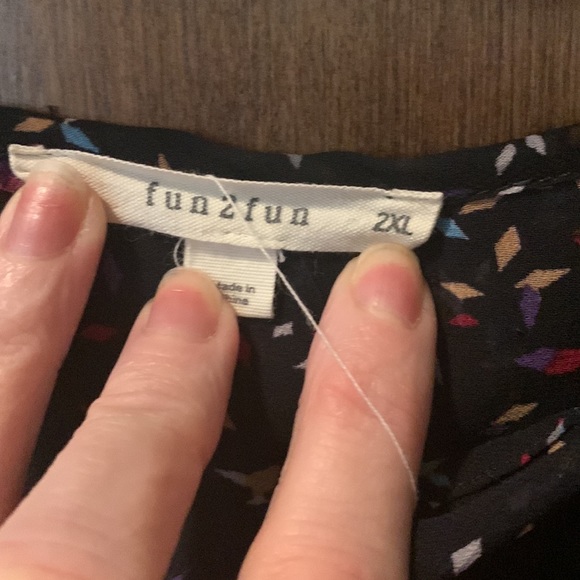 Black polyester with color specks - Picture 3 of 3